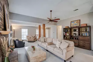 983 Acorn Dr, Lewisville, TX 75067 - Photo 4