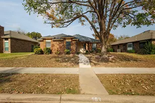 983 Acorn Dr, Lewisville, TX 75067 - Photo 2