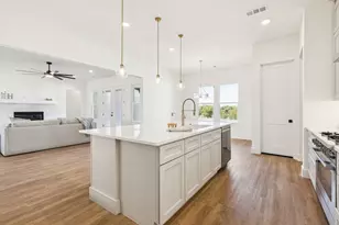 711 Hummingbird Ln, Justin, TX 76247 - Photo 8