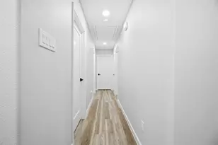 214 W Madison St, Hillsboro, TX 76645 - Photo 8