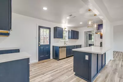 521 Mesquite Avenue, Crowley, TX 76036 - Photo 2