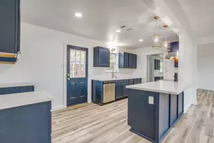 521 Mesquite Ave, Crowley, TX 76036 - Photo 2