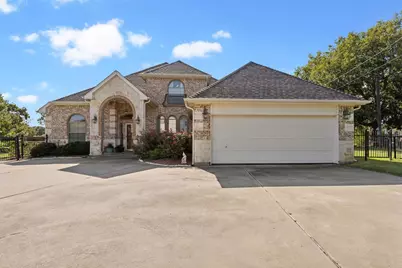 4008 Huron Court, Granbury, TX 76048 - Photo 2
