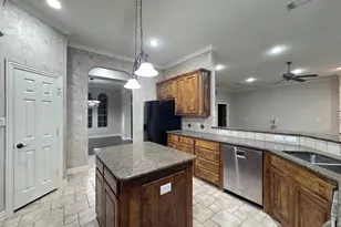 4008 Huron Ct, Granbury, TX 76048 - Photo 10