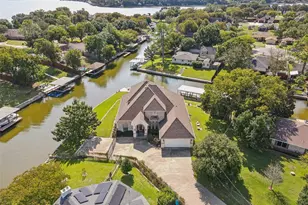 4008 Huron Ct, Granbury, TX 76048 - Photo 2