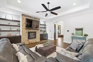 11236 Brady Oaks Ct, Fort Worth, TX 76135 - Photo 6