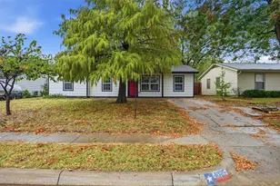 1025 Harris Dr, Euless, TX 76039 - Photo 2