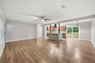 1025 Harris Dr, Euless, TX 76039 - Photo 4