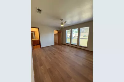 702 Matthews Court, Arlington, TX 76012 - Photo 10