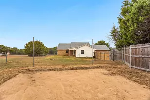 900 Bandera Trail, Granbury, TX 76048 - Photo 30