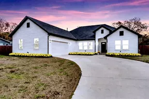 1909 Willowcrest Loop, Denton, TX 76205 - Photo 1