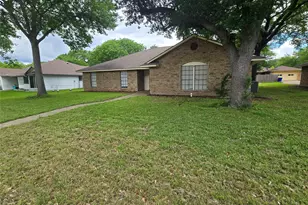 925 Shell Ln, Lancaster, TX 75146 - Photo 2
