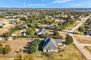 7701 Oak Creek Ln, Denton, TX 76208 - Photo 34