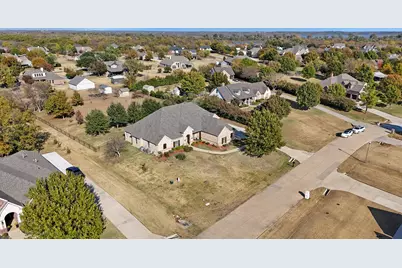 7701 Oak Creek Lane, Denton, TX 76208 - Photo 2