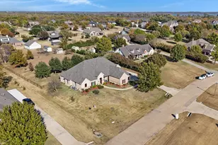 7701 Oak Creek Ln, Denton, TX 76208 - Photo 2