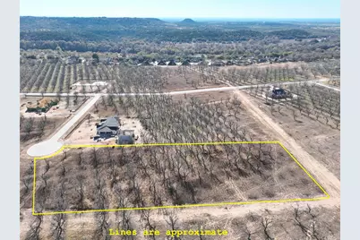 112 Palamino Court, Granbury, TX 76049 - Photo 8