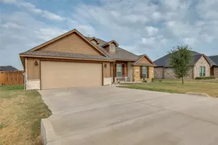 300 Cherry Point Dr, Palmer, TX 75152 - Photo 2