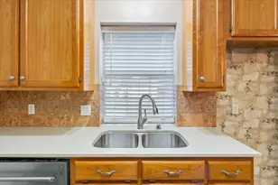 10700 Apache Dr, Waco, TX 76712 - Photo 6