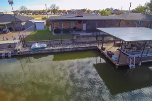 304 Tahiti Dr, Granbury, TX 76048 - Photo 22