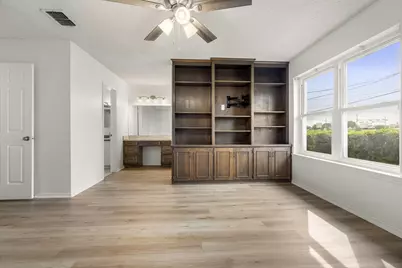 304 Tahiti Drive, Granbury, TX 76048 - Photo 16