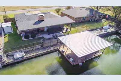 304 Tahiti Drive, Granbury, TX 76048 - Photo 2