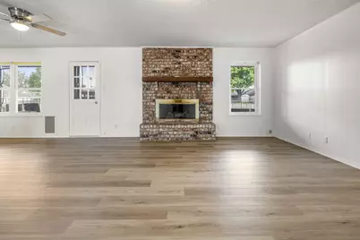 304 Tahiti Drive, Granbury, TX 76048 - Photo 22