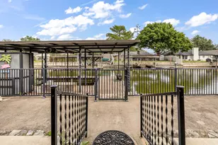 304 Tahiti Dr, Granbury, TX 76048 - Photo 30