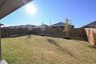 525 Bronze Cir E, Springtown, TX 76082 - Photo 2