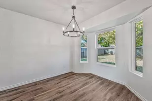 660 Pleasant Manor Ave, Burleson, TX 76028 - Photo 10