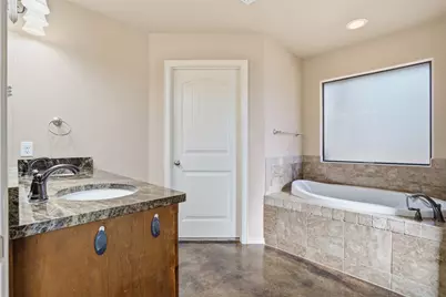 1700 Flagstone Court, Granbury, TX 76049 - Photo 26