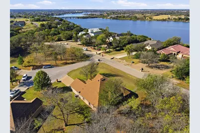 1700 Flagstone Court, Granbury, TX 76049 - Photo 38