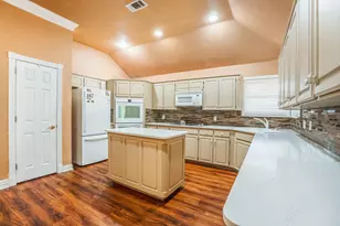 5606 Choctaw Dr, Granbury, TX 76049 - Photo 10