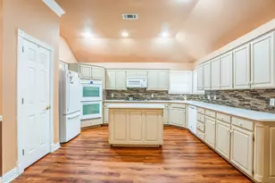 5606 Choctaw Dr, Granbury, TX 76049 - Photo 8