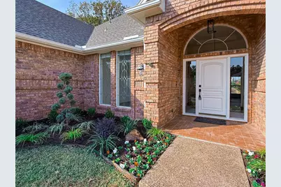 429 Remington Drive E, Highland Village, TX 75077 - Photo 2