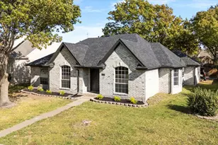3818 Martha Ln, Rowlett, TX 75088 - Photo 2