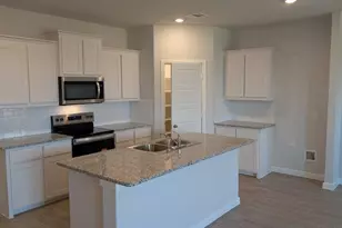 933 Boll Weevil Dr, Cleburne, TX 76031 - Photo 2