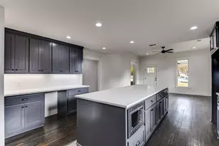 810 E Marvin Ave, Waxahachie, TX 75165 - Photo 10