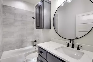 810 E Marvin Ave, Waxahachie, TX 75165 - Photo 18