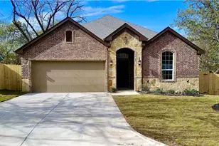 1525 Avenue A, Grand Prairie, TX 75051 - Photo 1