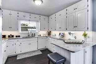 1208 Cindy Ln, Cleburne, TX 76033 - Photo 12