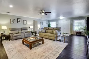 1208 Cindy Ln, Cleburne, TX 76033 - Photo 8