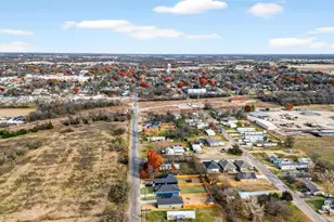 506 Broadway St, Whitesboro, TX 76273 - Photo 36