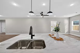 506 Broadway St, Whitesboro, TX 76273 - Photo 10