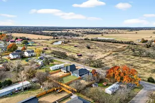 506 Broadway St, Whitesboro, TX 76273 - Photo 36