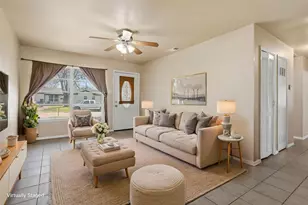 809 Milam Dr, Euless, TX 76039 - Photo 2