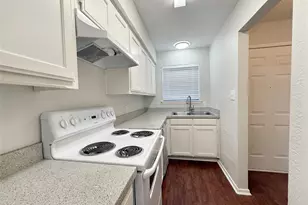 425 SW Thomas St, Burleson, TX 76028 - Photo 6