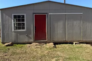 819 Captain S Dr, Bowie, TX 76230 - Photo 10