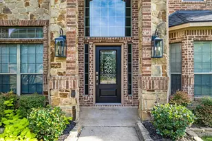 621 Trails End Ct, Hurst, TX 76054 - Photo 2