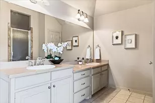 621 Trails End Ct, Hurst, TX 76054 - Photo 18