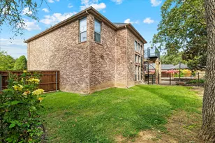 621 Trails End Ct, Hurst, TX 76054 - Photo 32